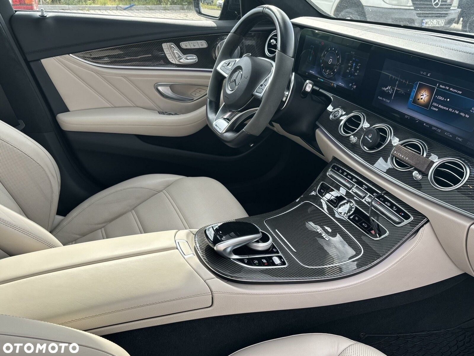 Mercedes-Benz Klasa E AMG 63 S 4-Matic+ - 18