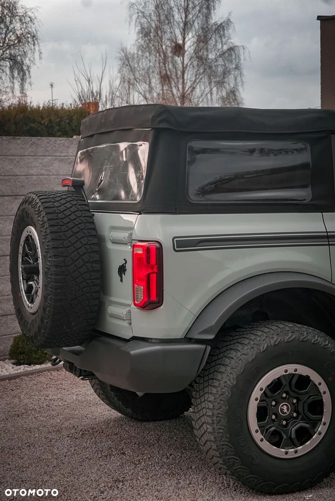 Ford Bronco - 8