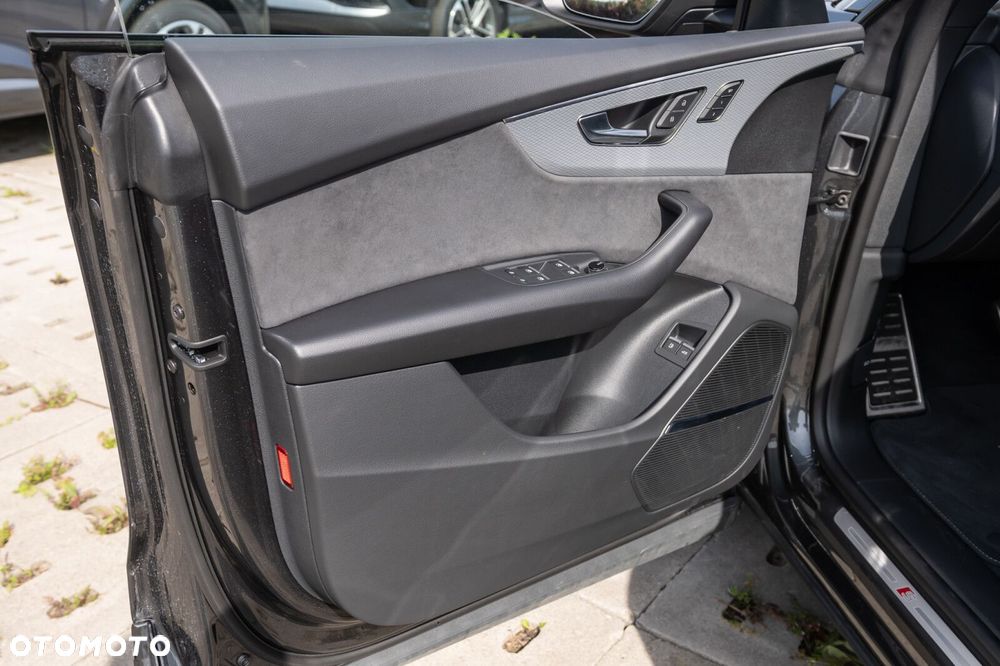 Audi Q8 TFSI e PHEV 360 kW Quattro Tiptronic - 18