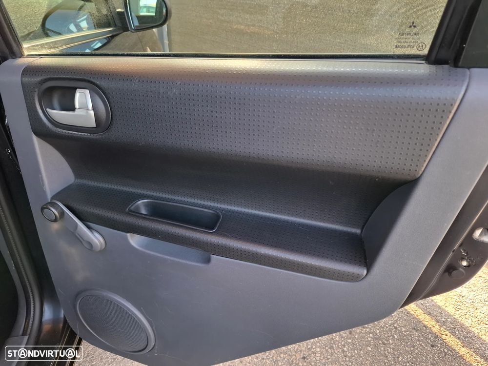 Mitsubishi Colt 1.1 Inform RCD - 40