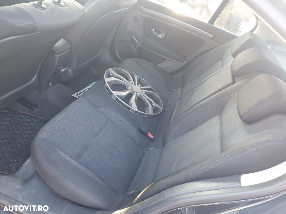 Dezmembrez Renault Laguna 3 motor 1.5dci 81kw 110cp dezmembrari turbina injector cutie de viteze - 6