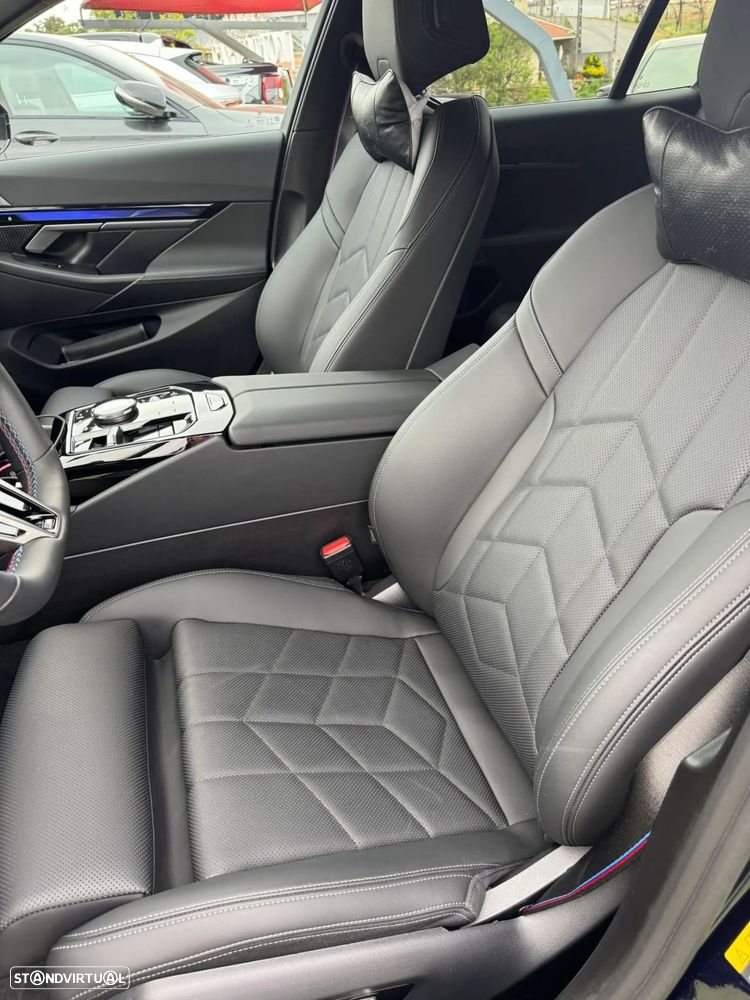 BMW i5 - 13