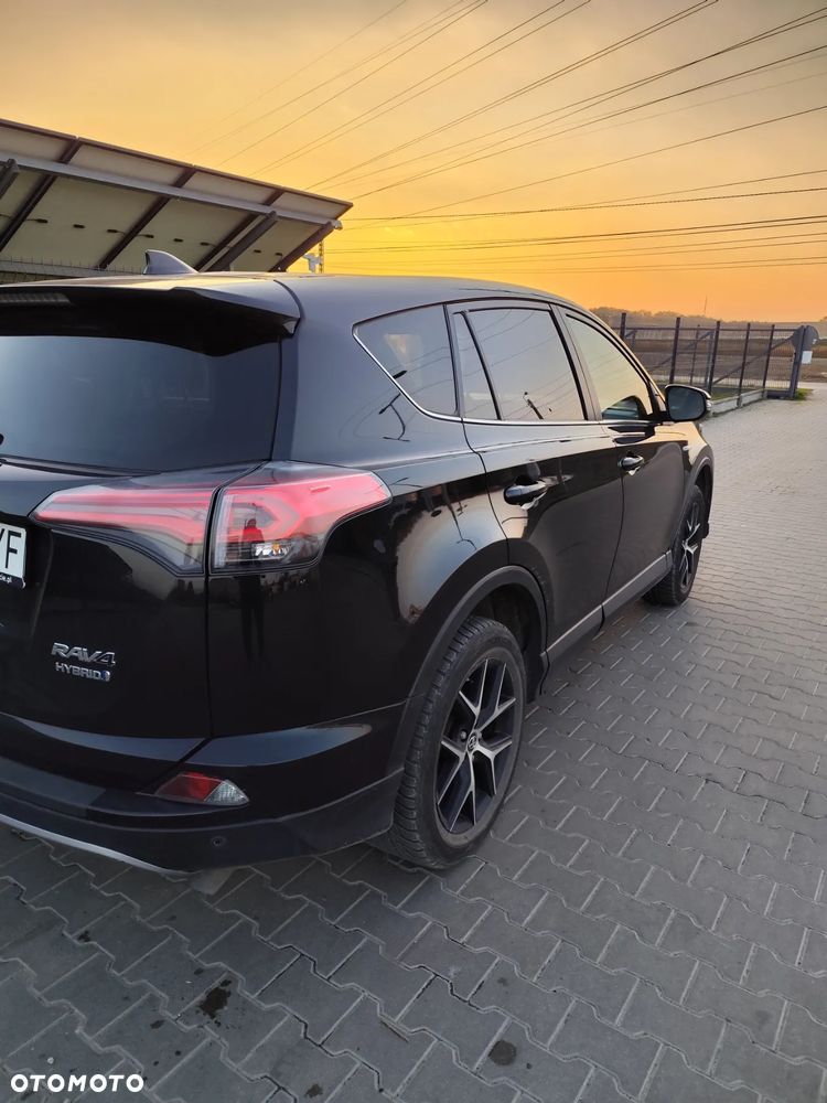 Toyota RAV4 Hybrid Premium 4x4 - 8