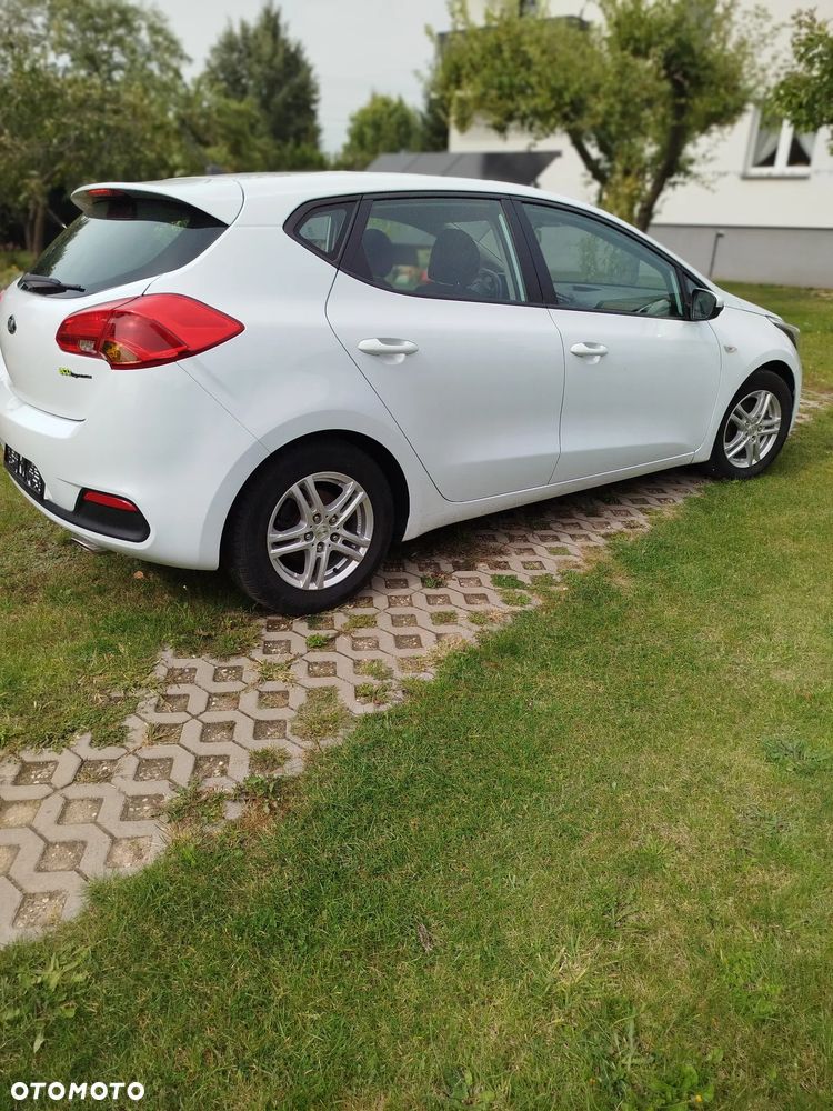 Kia Ceed - 12