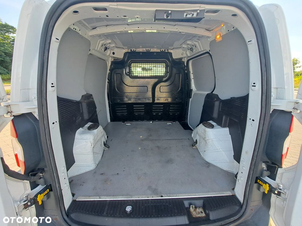 Ford Transit Courier - 7