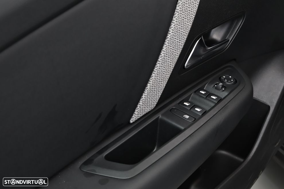 Citroën C4 1.2 PureTech Plus - 25