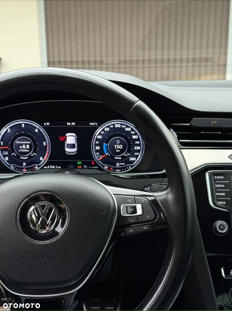 Volkswagen Passat - 21