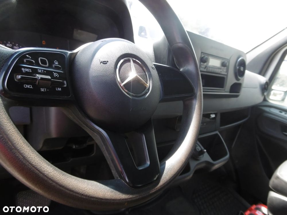 Mercedes-Benz Sprinter - 8