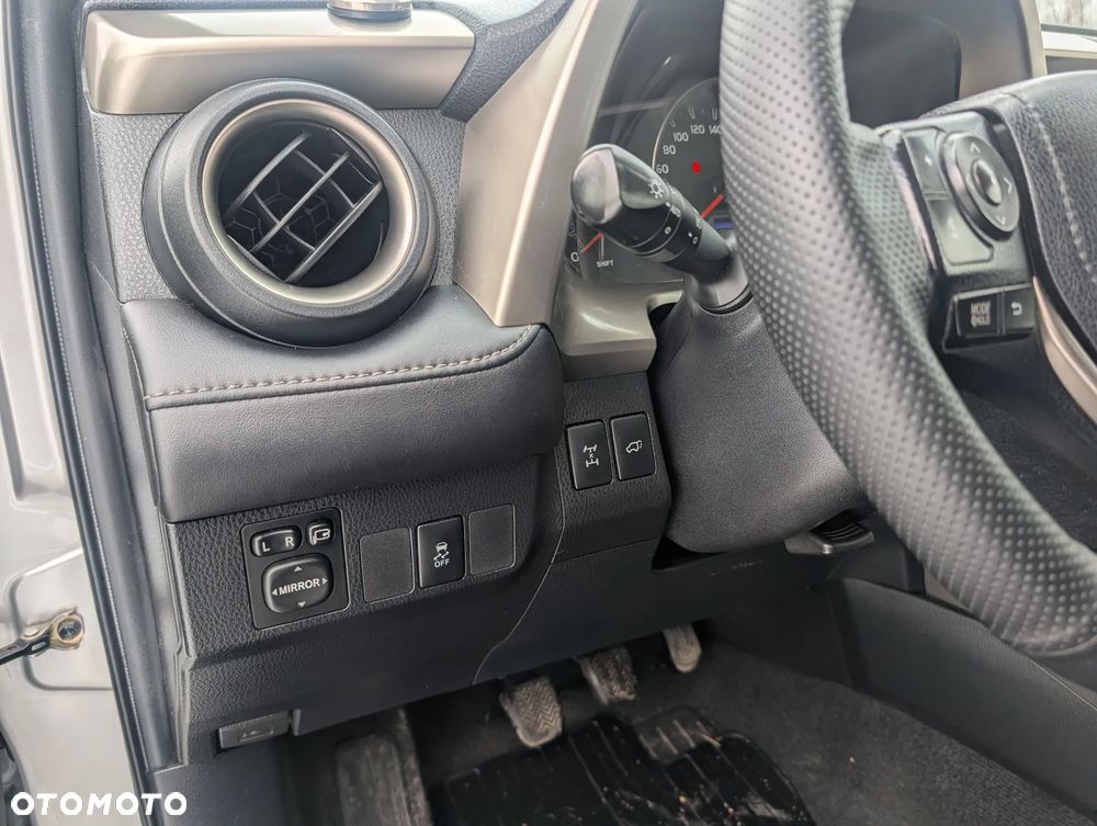 Toyota RAV4 2.0 D-4D Premium - 36