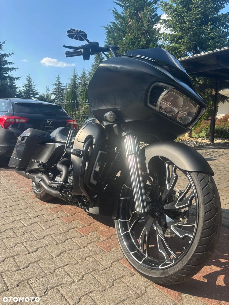 Harley-Davidson Touring Road Glide - 1