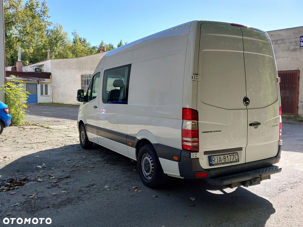 Mercedes-Benz Sprinter - 13