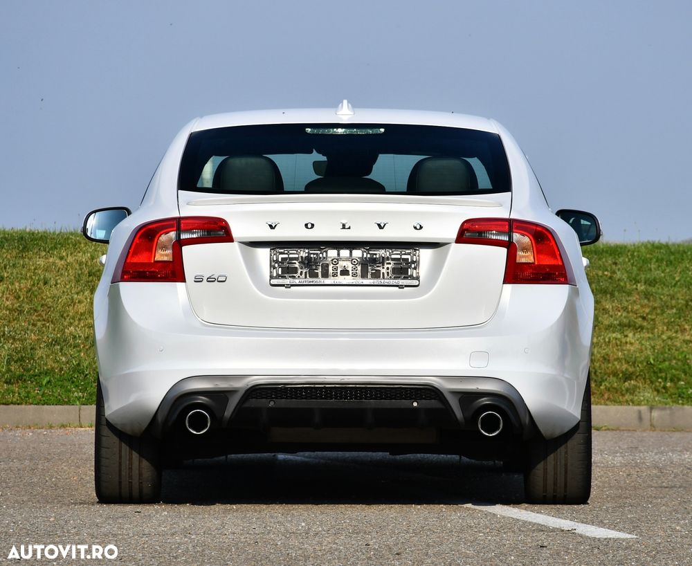 Volvo S60 D5 Geartronic RDesign - 11