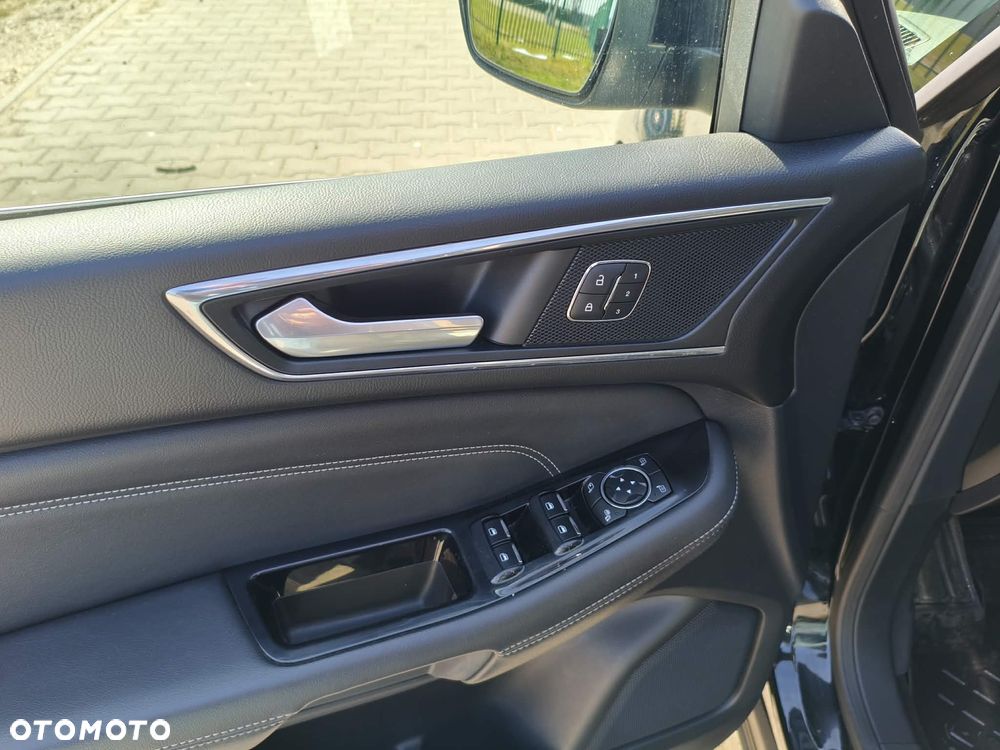 Ford S-Max 2.0 EcoBoost Titanium - 23