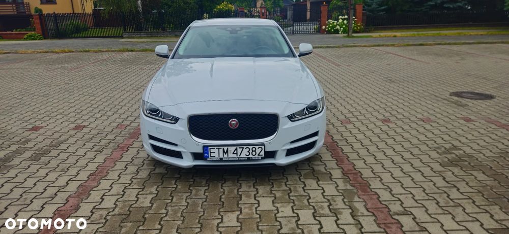 Jaguar XE 2.0 T Prestige - 1
