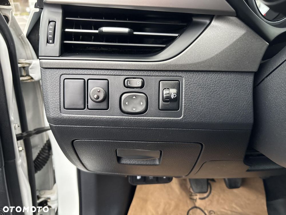 Toyota Avensis 1.8 Active - 19