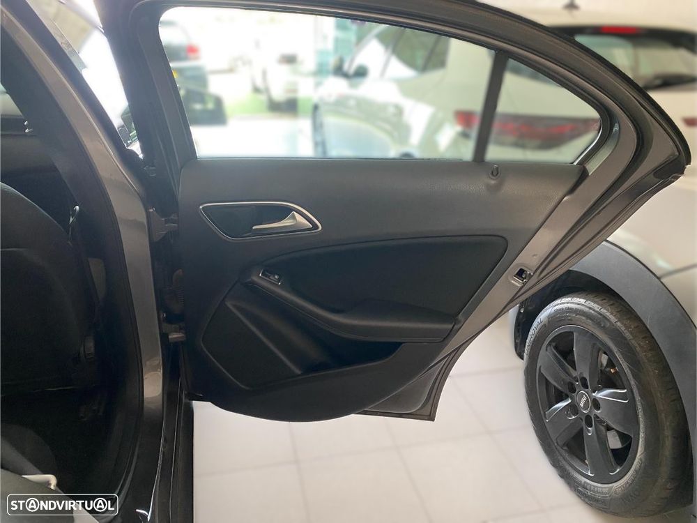 Mercedes-Benz A 180 CDI BlueEFFICIENCY Edition - 13