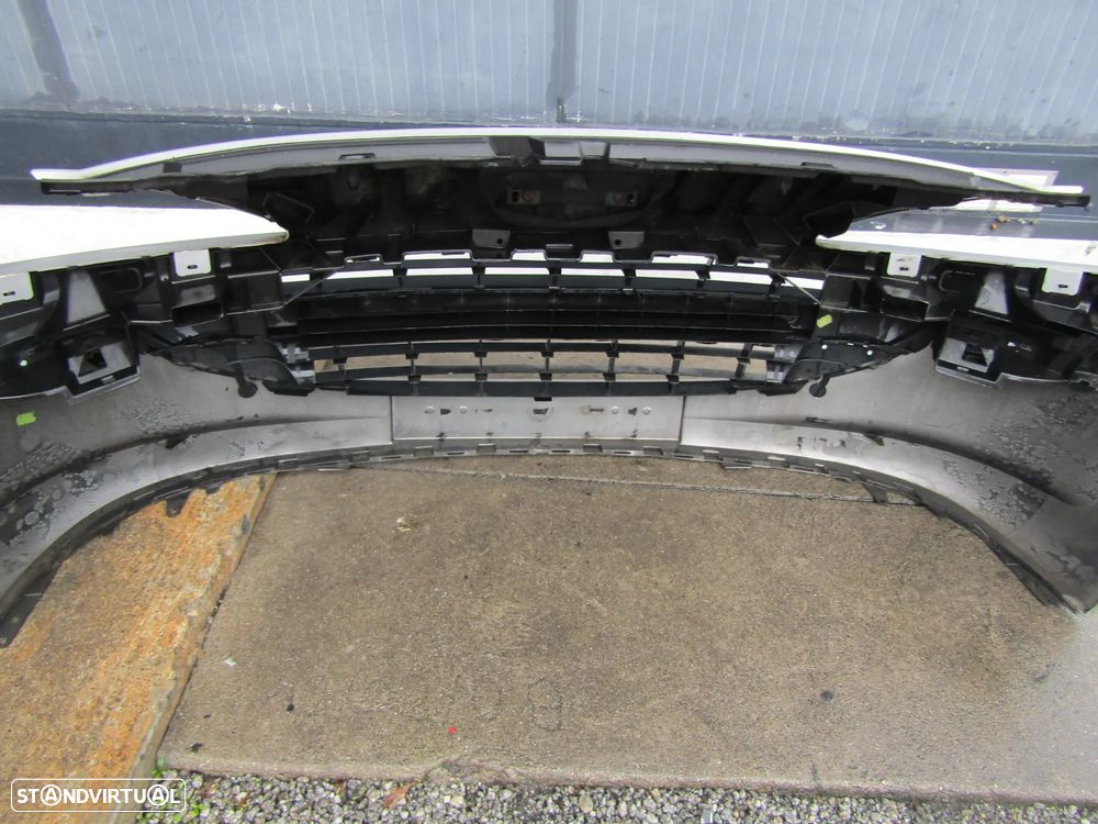 Para-choques Peugeot 207  ano 2007  (original em bom estado - 12