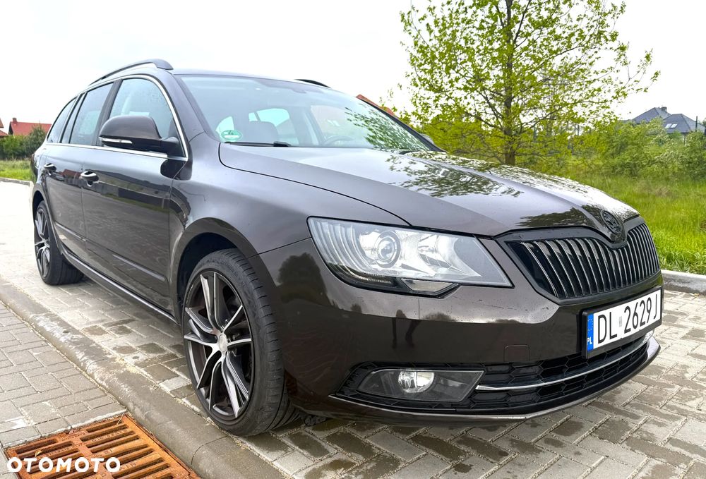 Skoda Superb 2.0 TDI Business DSG - 2