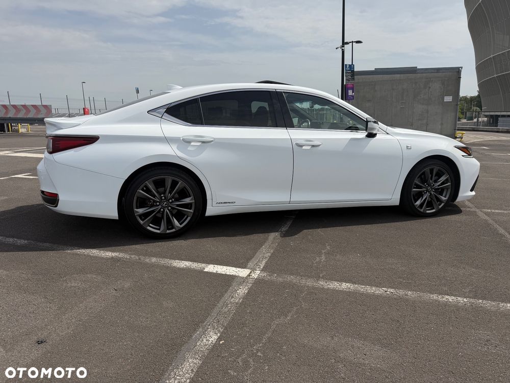 Lexus ES 300h F Sport - 6