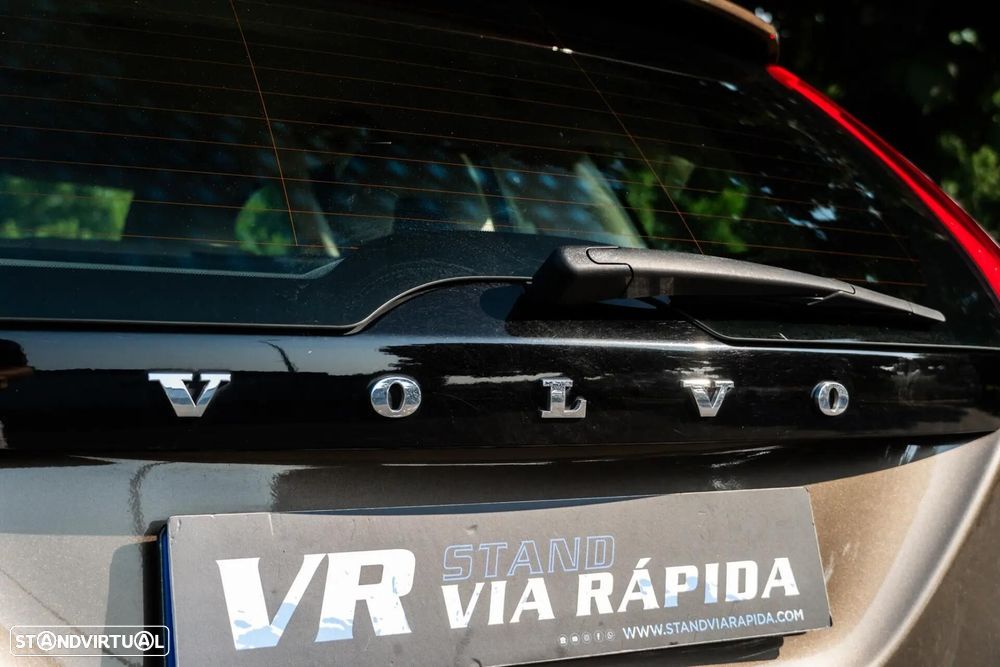 Volvo V60 Cross Country 2.0 D3 Momentum - 36
