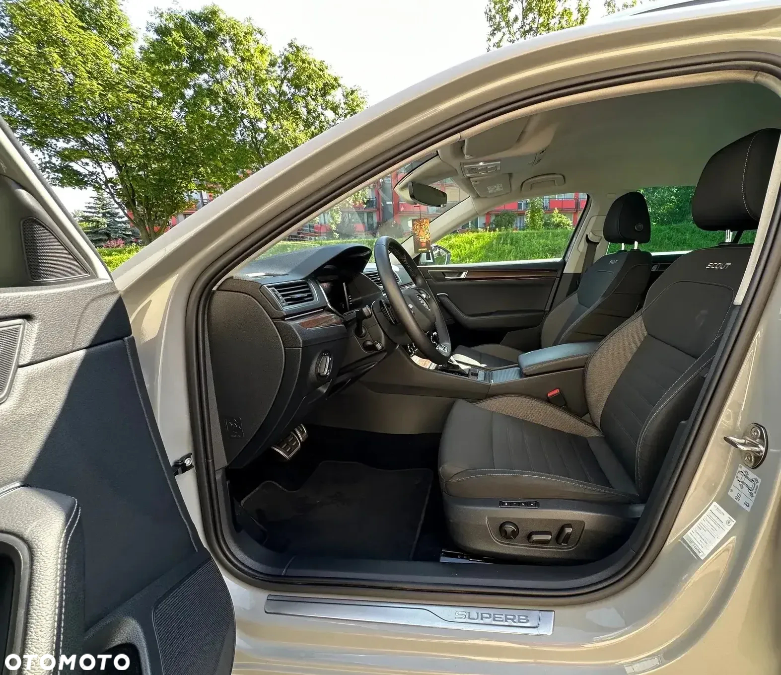 Skoda Superb Combi 2.0 TDI 4x4 DSG Scout - 26