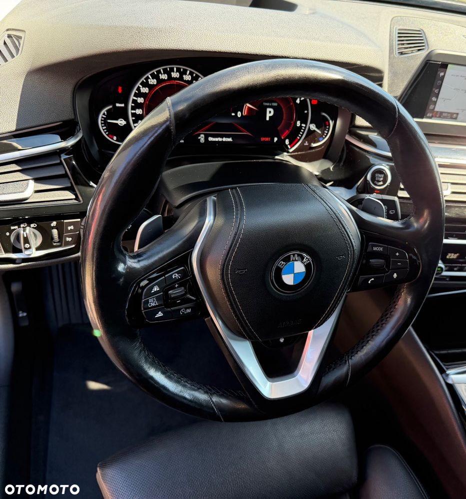 BMW Seria 5 520d M Sport Edition - 16