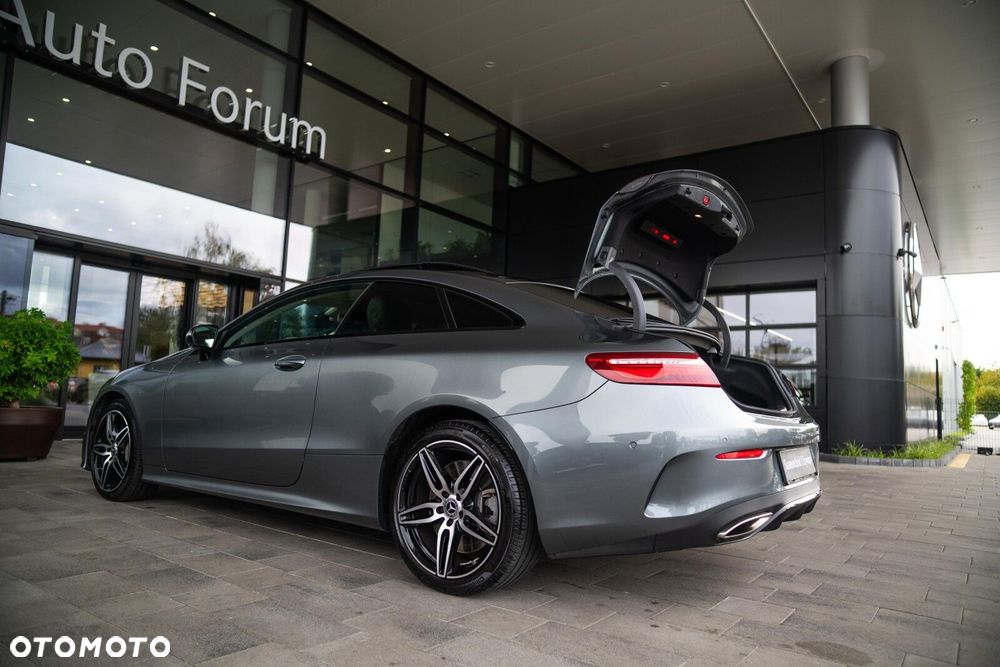 Mercedes-Benz Klasa E 400 Coupe 4-Matic 9G-TRONIC - 25