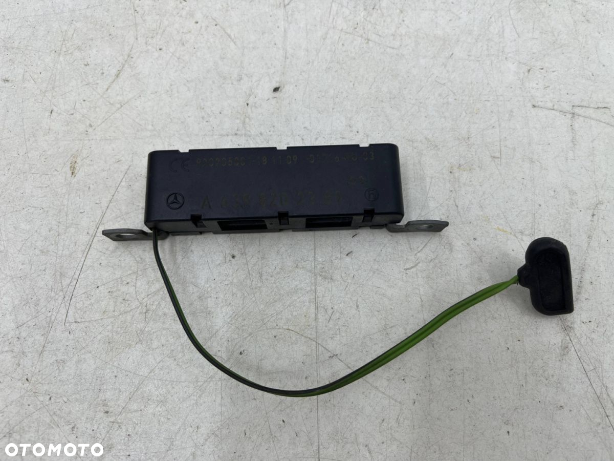 Wzmacniacz antenowy Mercedes Vito Viano W639 03-14r. moduł radia A6398202389 - 3