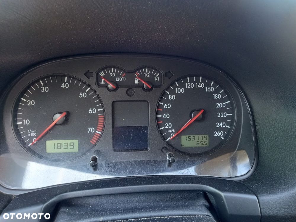 Volkswagen Golf - 6