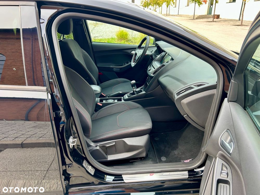 Ford Focus 1.0 EcoBoost Start-Stopp-System ST-LINE STYLE - 17