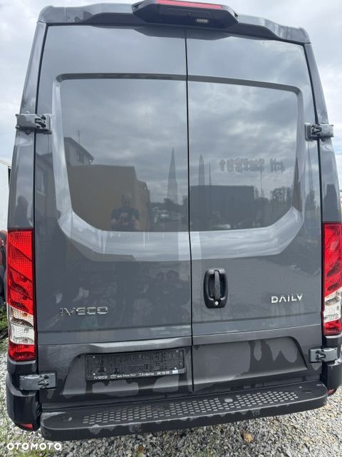 Lampa lewa tył tylna Iveco Daily 14-25r oryginalna - 2