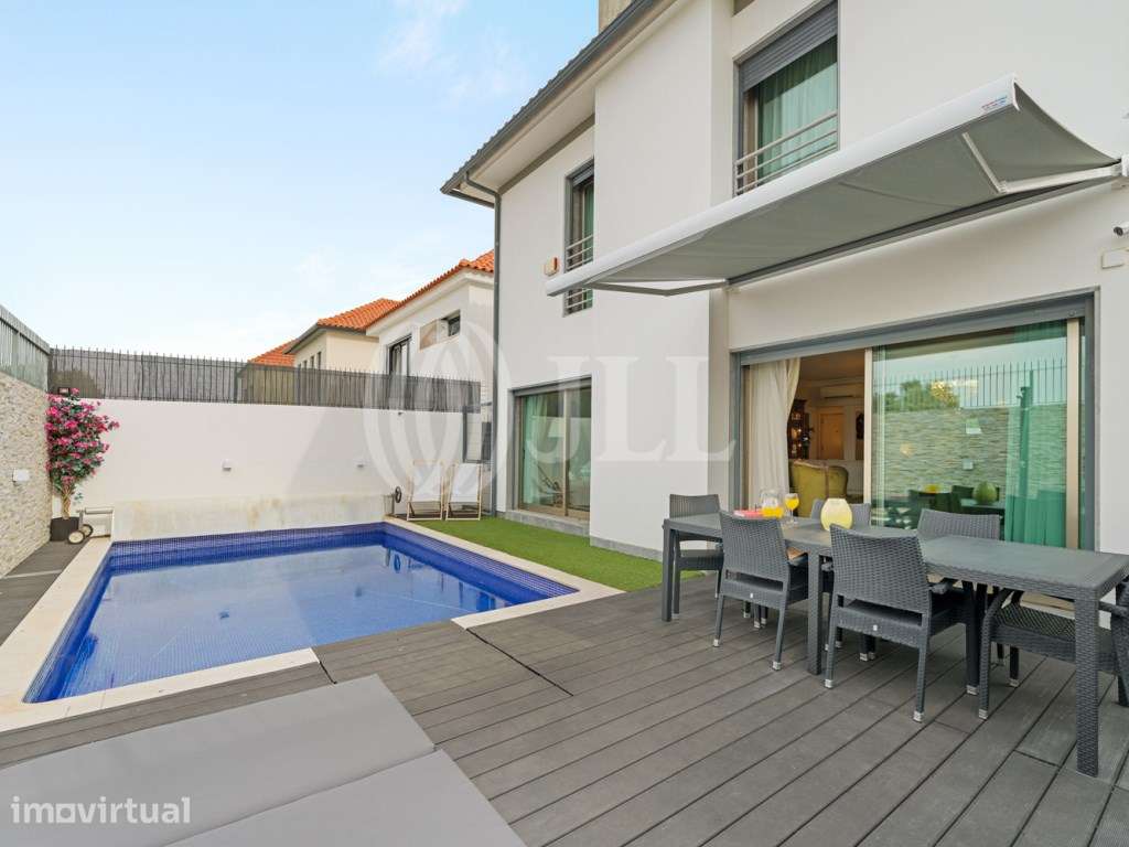 Moradia T3+1 com piscina e garagem, em Carnide, Lisboa - Grande imagem: 2/37