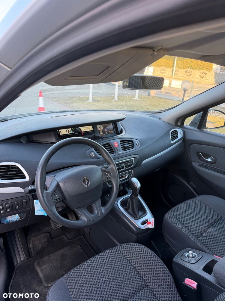 Renault Scenic 2.0 16V 140 CVT Dynamique - 9