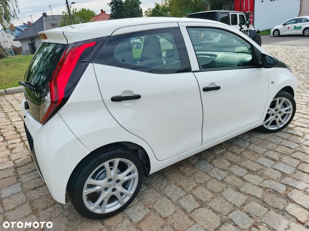Toyota Aygo x-business - 3