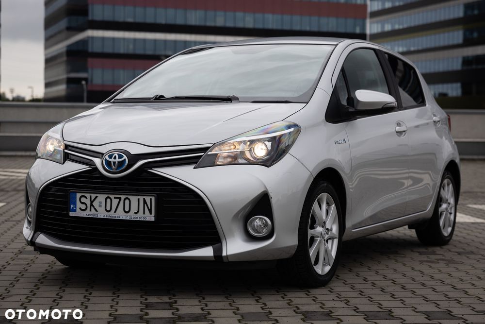 Toyota Yaris Hybrid 100 Premium EU6 - 16