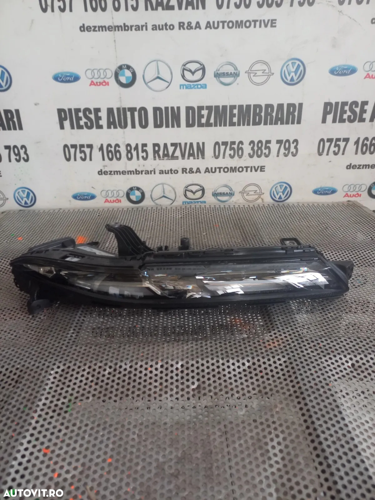 Far Dreapta Swarowsky Bmw Seria 7 An 2022-2023-2024 Original Impecabil Cod 5A9CFB4 - 3