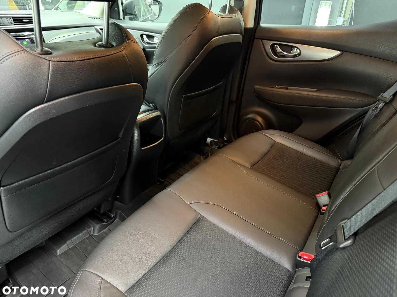 Nissan Qashqai 1.3 DIG-T Tekna - 24