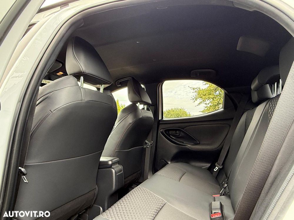 Toyota Yaris 1.5 VVT-i HSD Dynamic Plus - 18