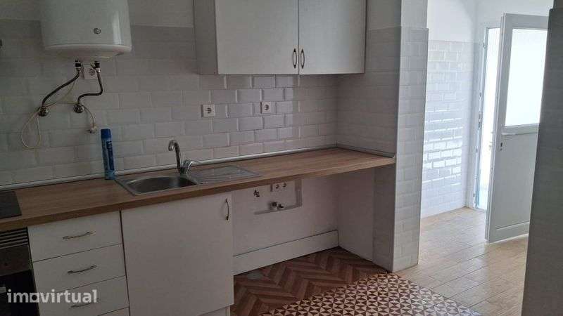 Casa na Baixa da Banheira para arrendar. - Grande imagem: 3/8