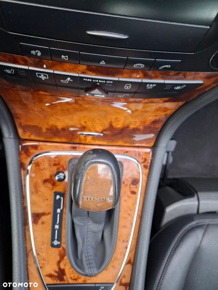 Mercedes-Benz Klasa E 320 4-Matic Avantgarde - 23