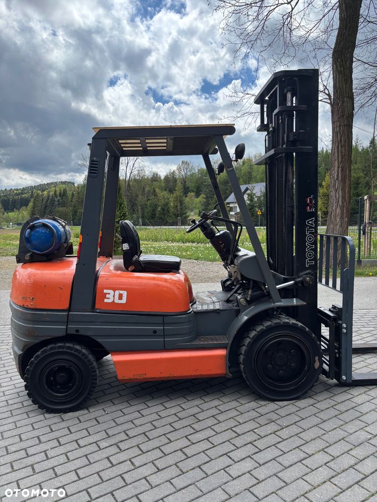 Toyota 6FGF30  I właściciel 3t Tony LPG 26 900 NETTO nowy przesuw+pozycjoner wideł - 6
