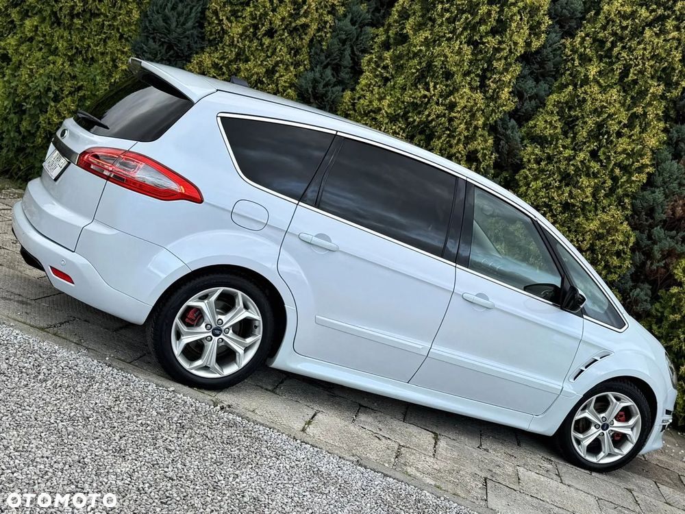 Ford S-Max - 13