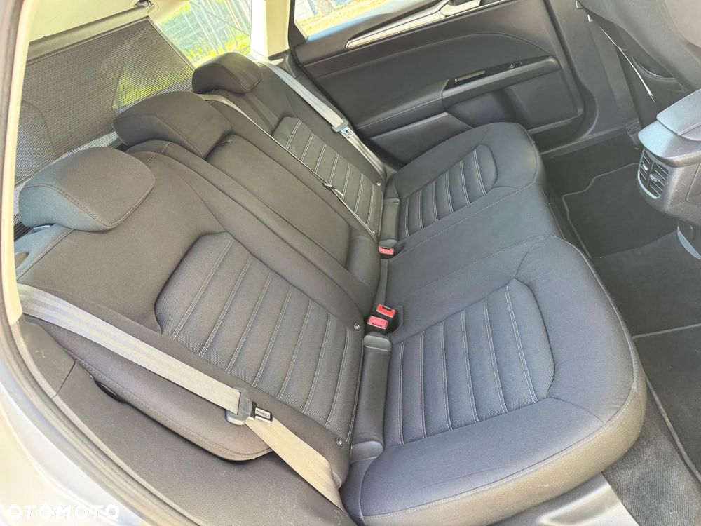 Ford Mondeo - 34