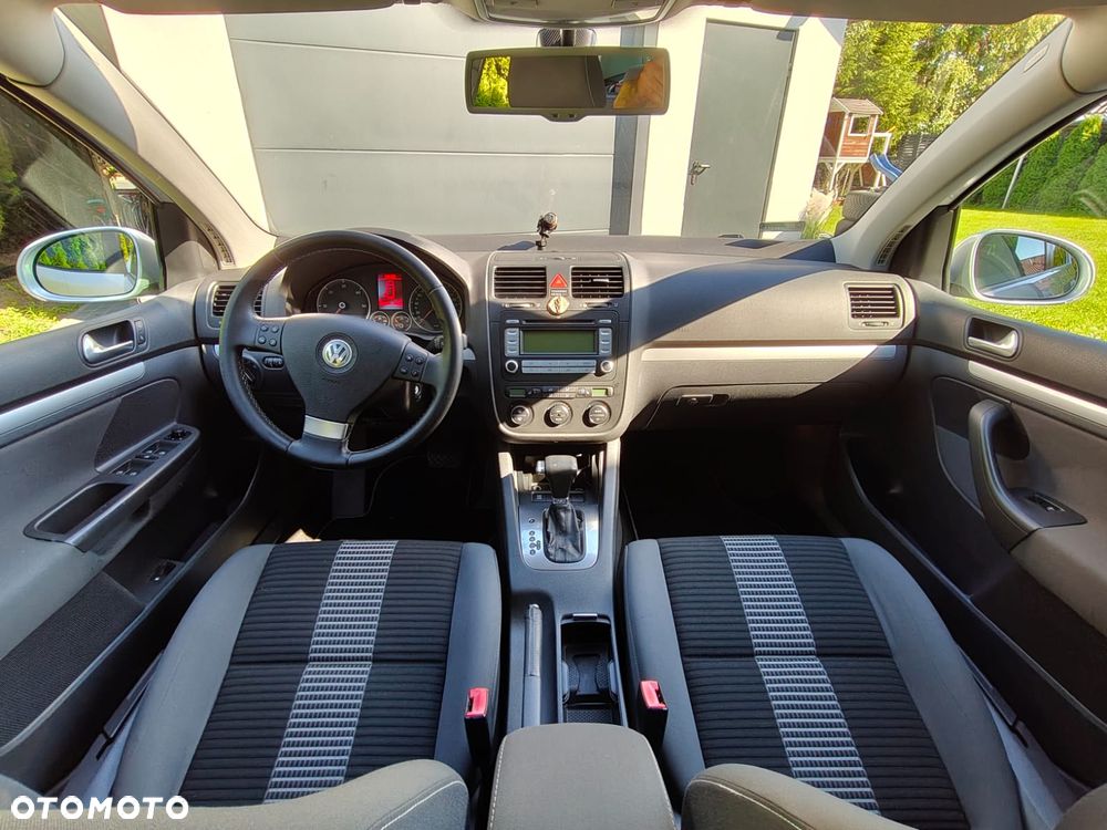 Volkswagen Golf 1.9 TDI DPF Trendline DSG - 15