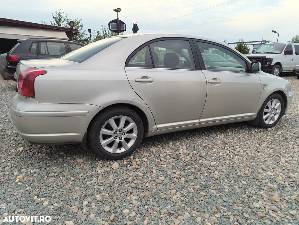 Toyota Avensis 2.0 D4D Sdn. Terra - 4