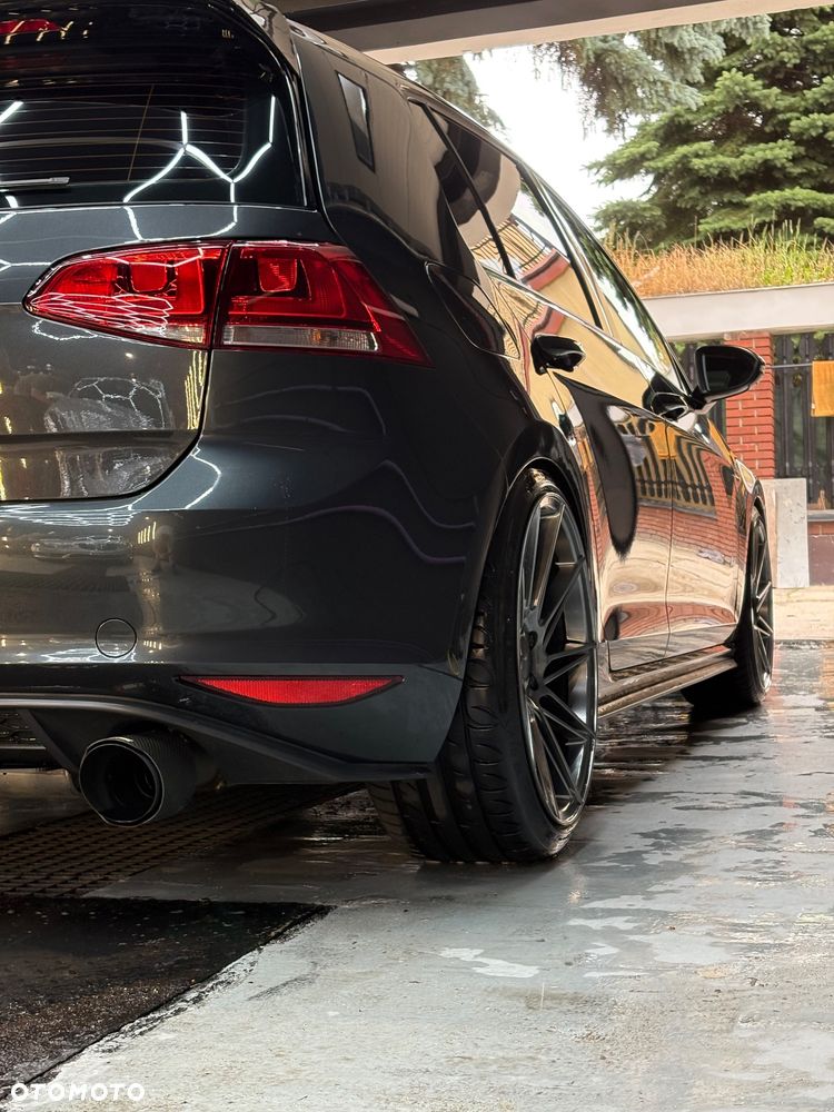 Volkswagen Golf - 8