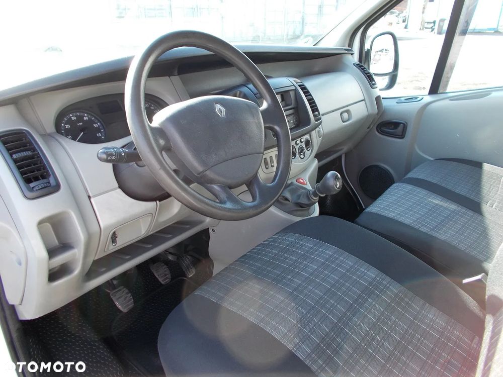 Renault Trafic - 15