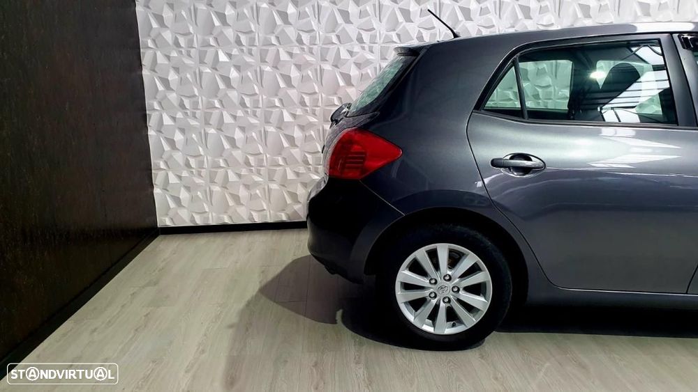 Toyota Auris 2.0 D-4D Exclusive - 9