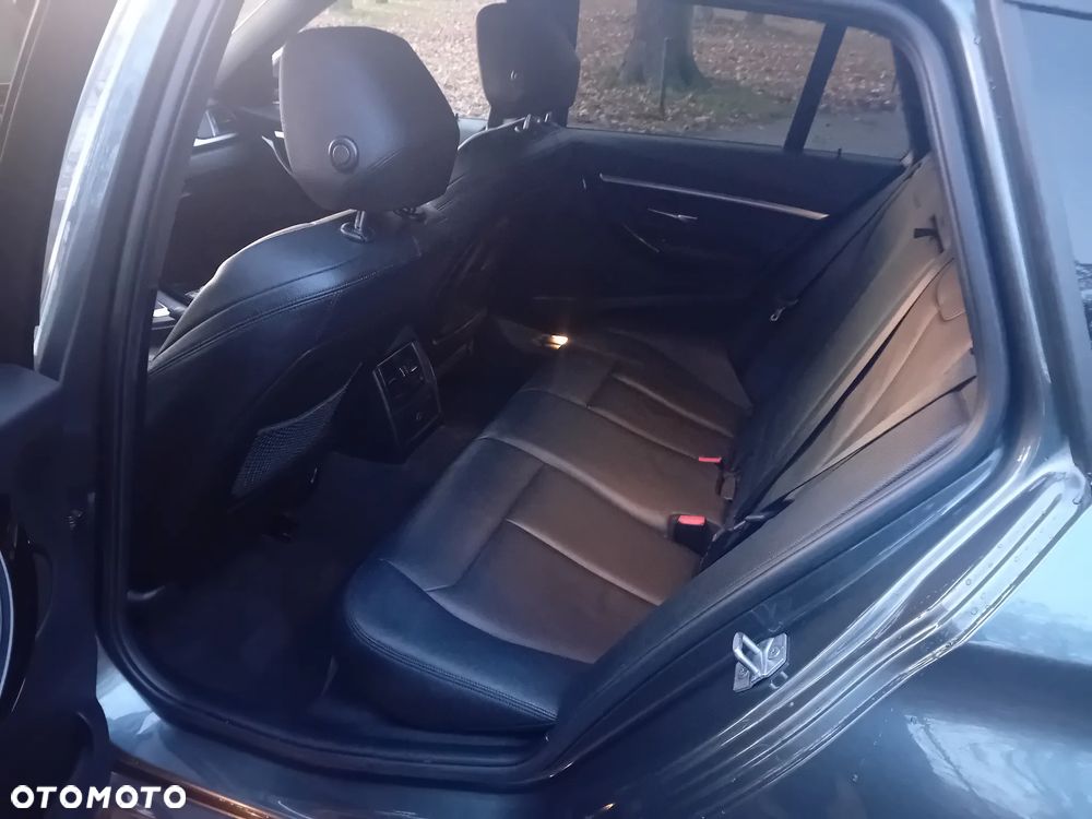 BMW Seria 3 320d Efficient Dynamics Sport Line shadow - 15