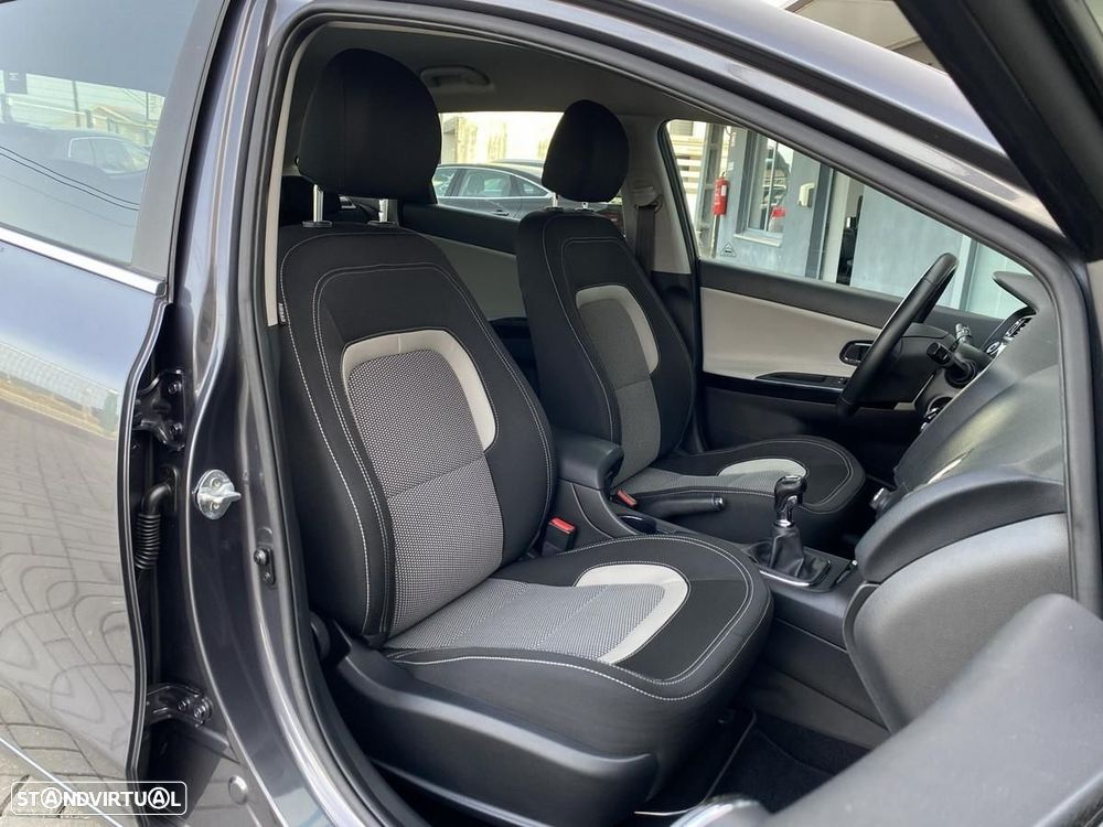 Kia Ceed SW 1.6 CRDi TX - 10
